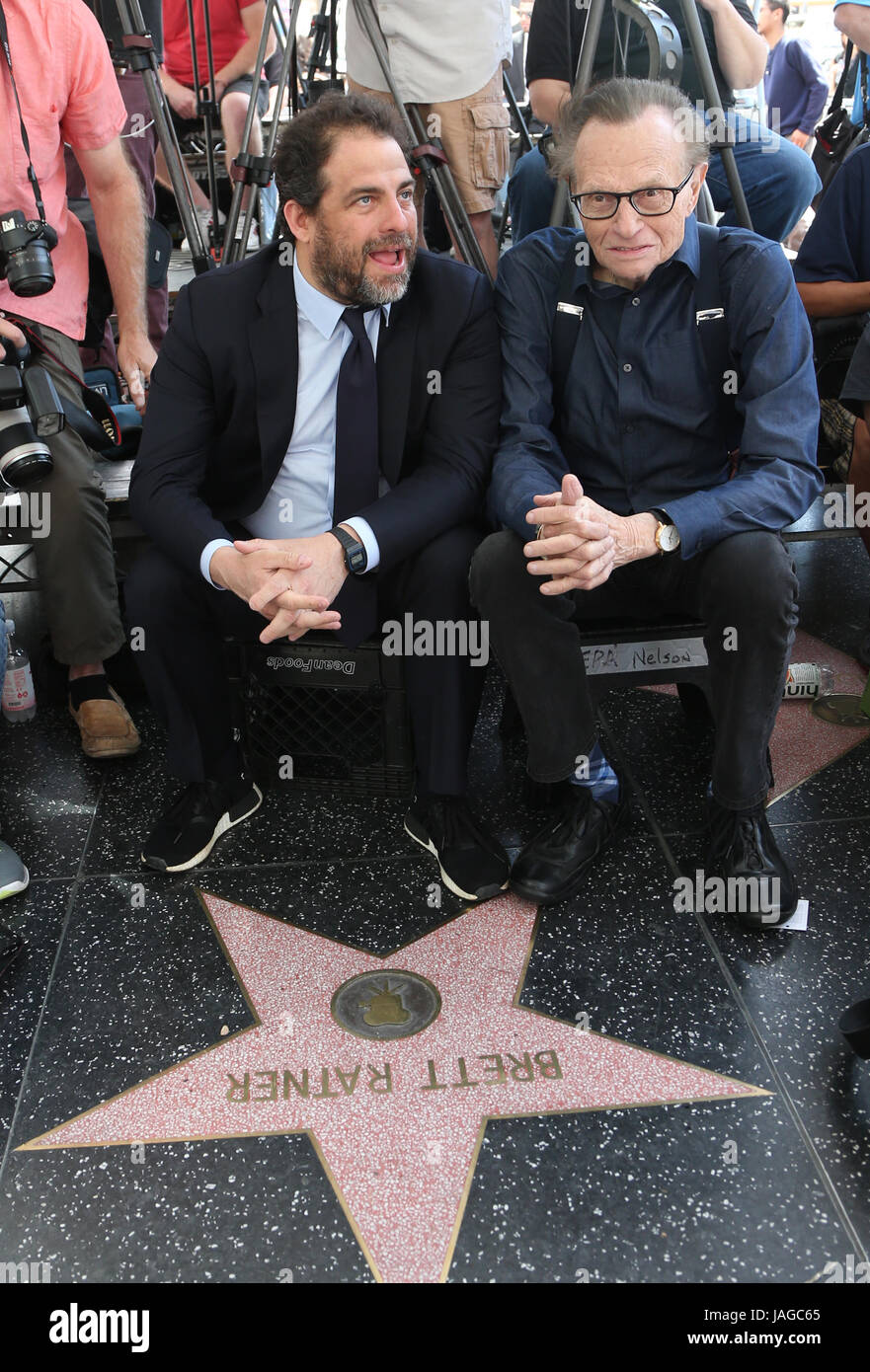 Wolfgang Puck geehrt mit Stern auf dem Hollywood Walk Of Fame mit: Brett Ratner, Larry King Where: Hollywood, Kalifornien, Vereinigte Staaten, wann: 26. April 2017 Kredit: FayesVision/WENN.com Stockfoto