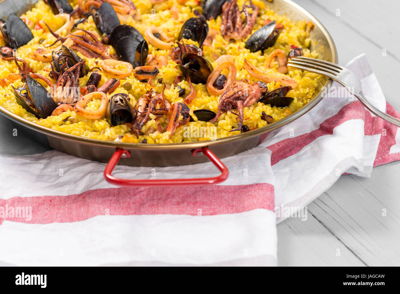Traditionelle Paella Stockfotos und -bilder Kaufen - Seite 2 - Alamy