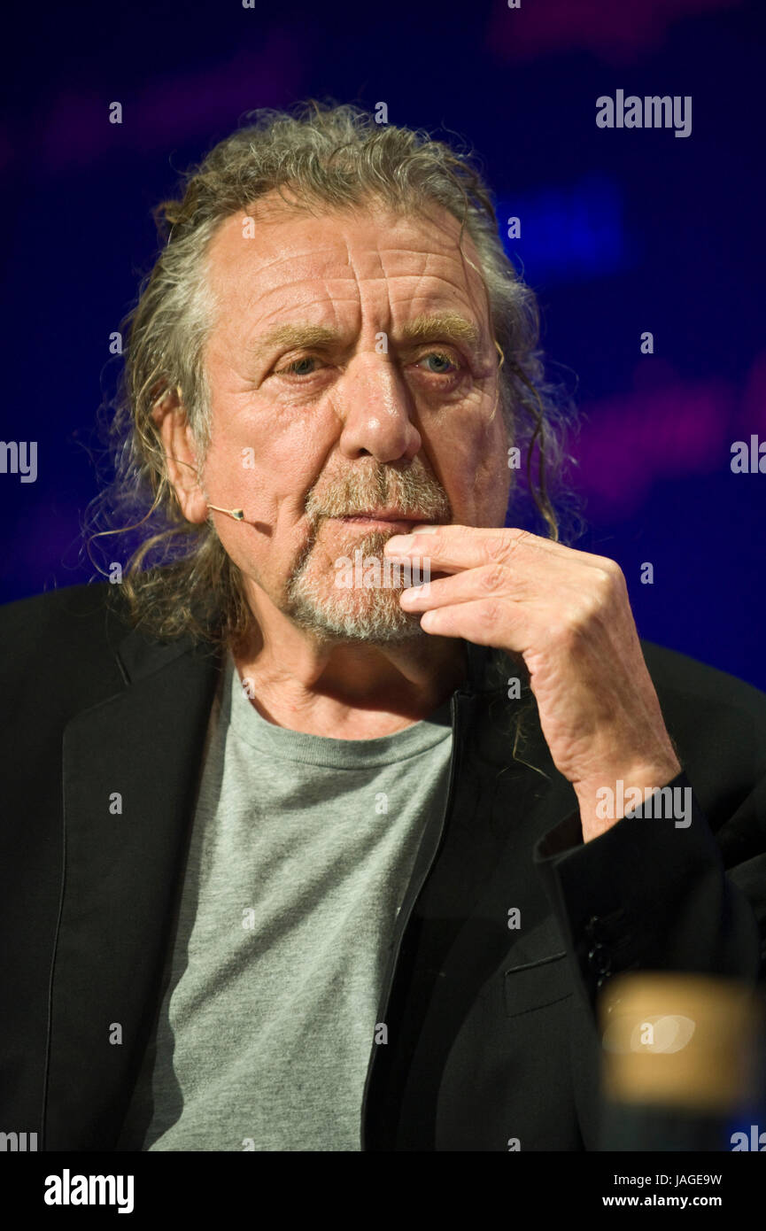 Robert Plant legendären Singer Songwriter und Musiker auf der Bühne Hay Festival der Literatur und Künste 2017 Heu Wye powys England Wales Stockfoto