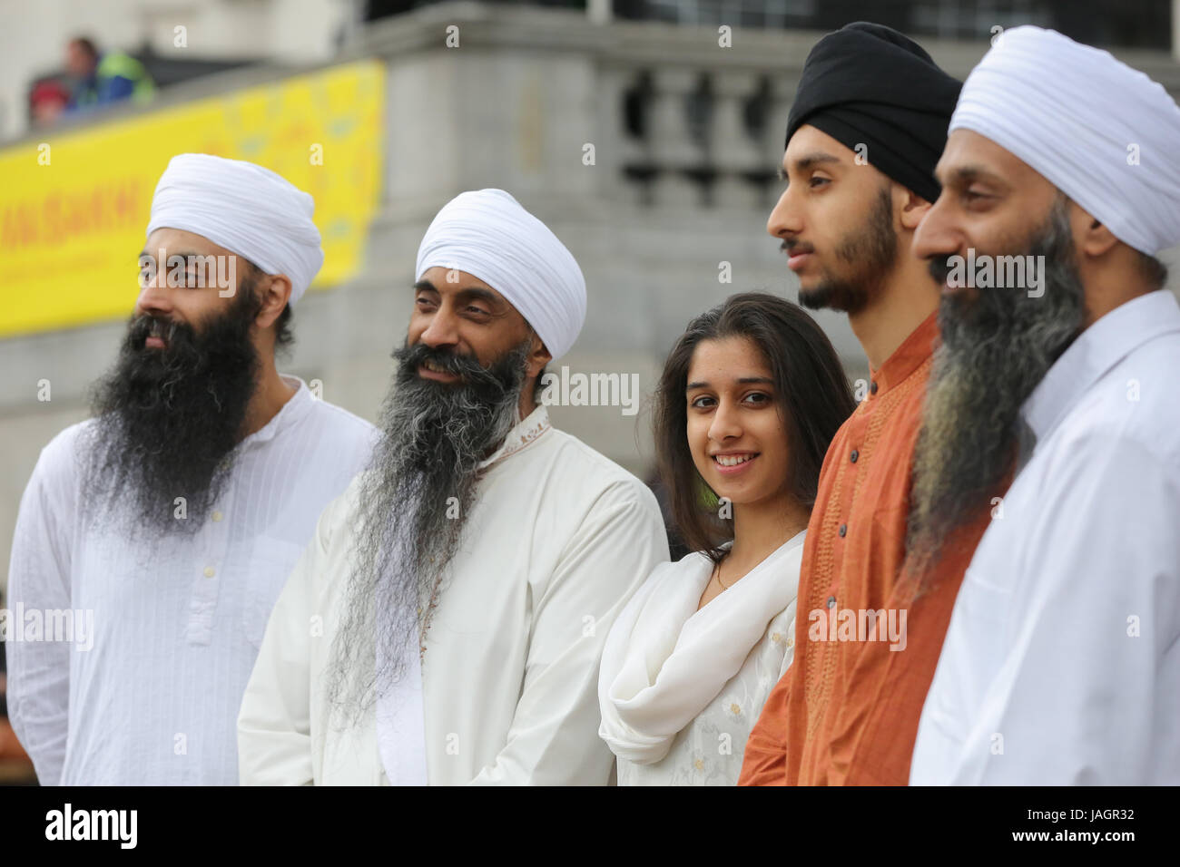 Vaisakhi besucht ein Fest der Sikh & Punjabi Kultur auf dem Trafalgar Square für die Sikh Neujahr mit: Narindejit, Harjinder Lallie, Jujhar, Harminder und Harjas Kaus (l, R). Wo: London, Vereinigtes Königreich bei: Kredit-29. April 2017: Dinendra Haria/WENN.com Stockfoto