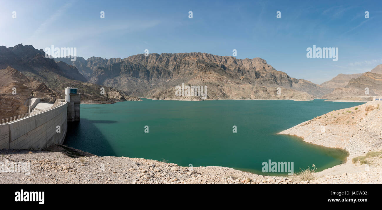 Omans Wadi Dayqah Dam, ein wichtiges Wasserprojekt, verwaltet Überschwemmungen, sorgt für Bewässerung und sichert Wasser sowohl für Haushalts- als auch für landwirtschaftliche Zwecke Stockfoto