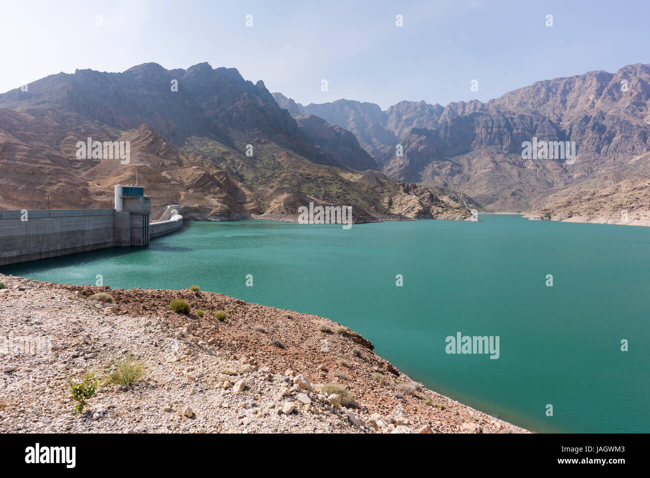 Omans Wadi Dayqah Dam, ein wichtiges Wasserprojekt, verwaltet Überschwemmungen, sorgt für Bewässerung und sichert Wasser sowohl für Haushalts- als auch für landwirtschaftliche Zwecke Stockfoto