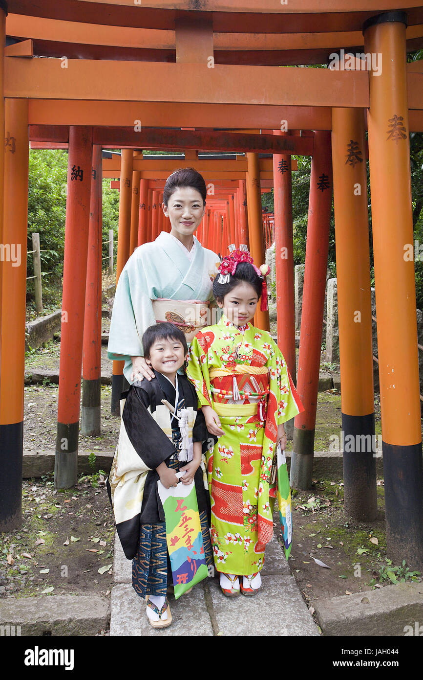 Japan, Tokyo, Sichi Go San fest, Frau, Kinder, Kimonos, traditionell, Stockfoto