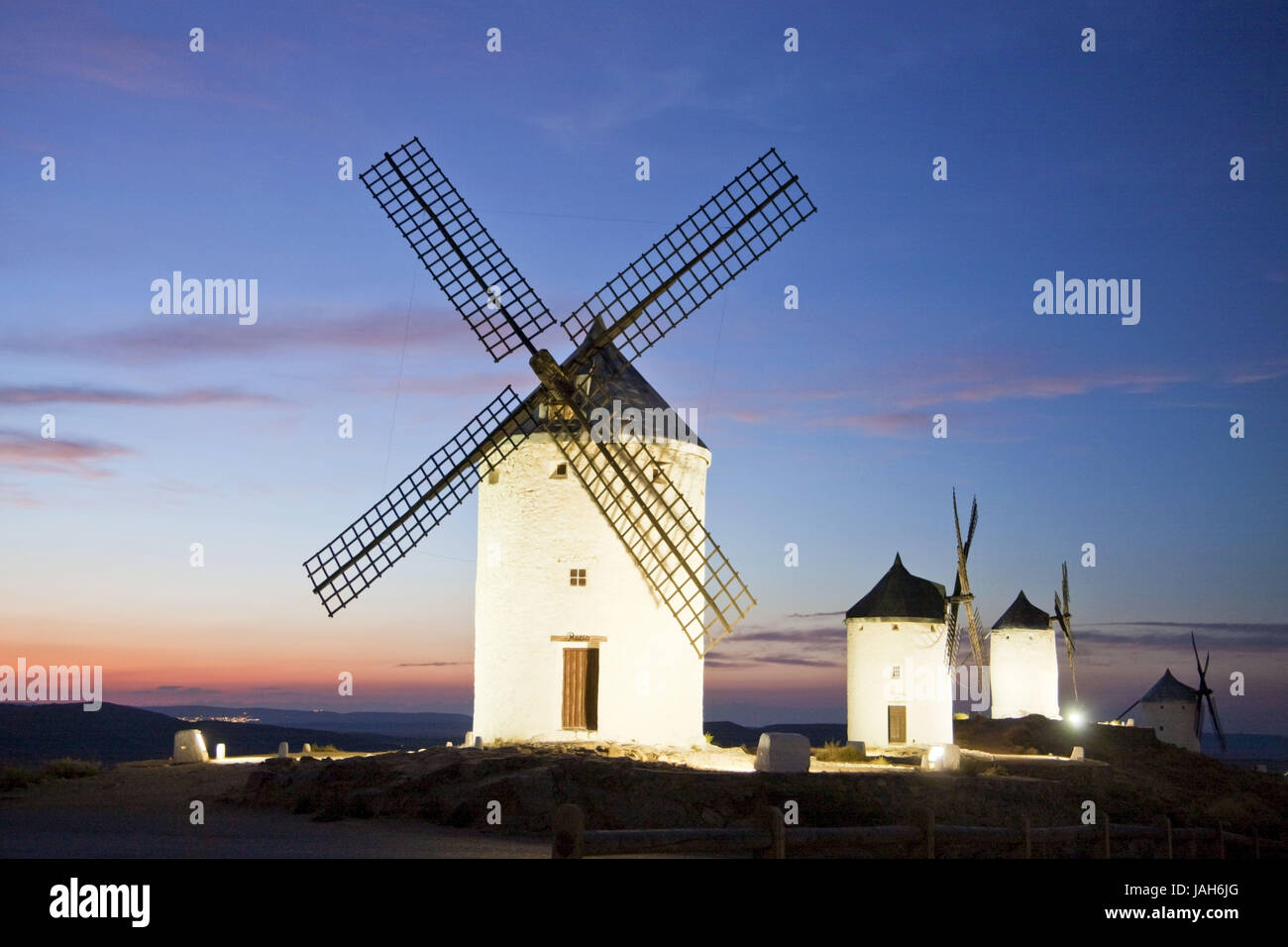 Spanien, La Mancha, Consuegra, Windmühlen, Abend, tuning, Stockfoto