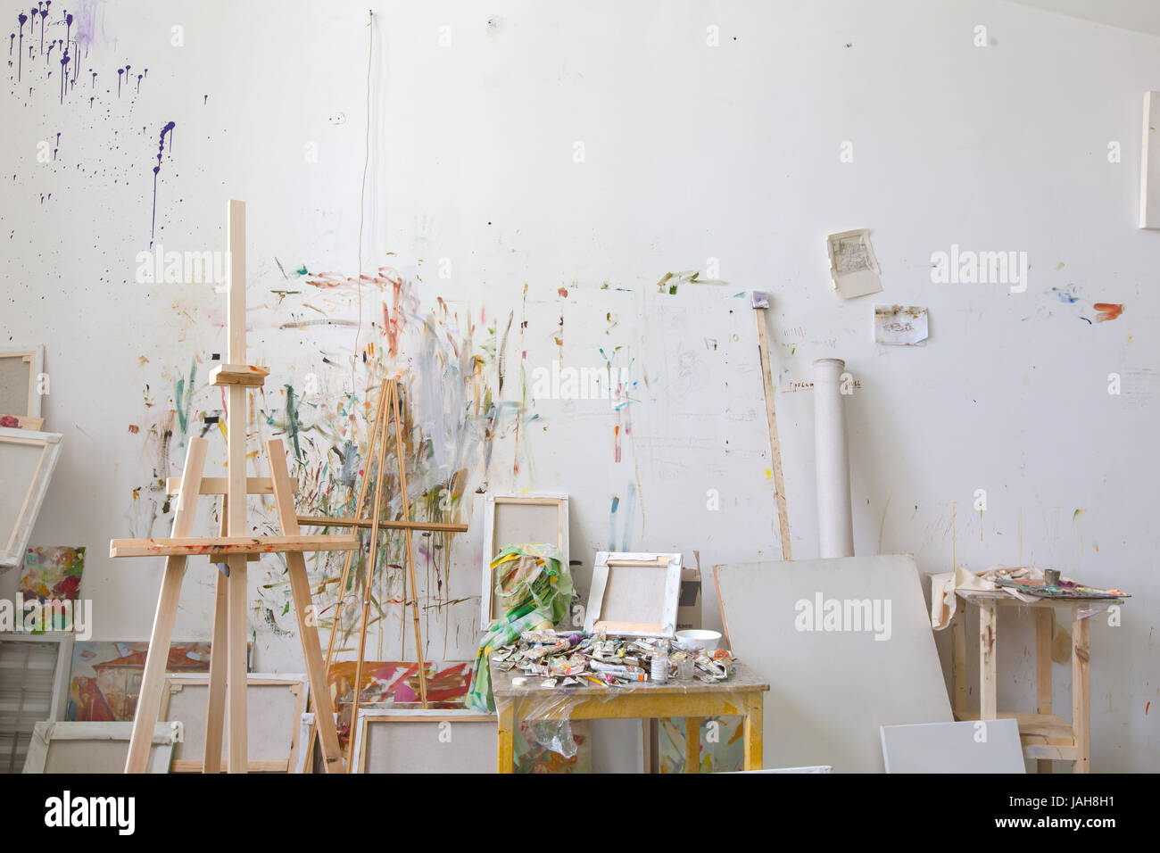 Wand im Atelier, Werkstatt Stockfoto