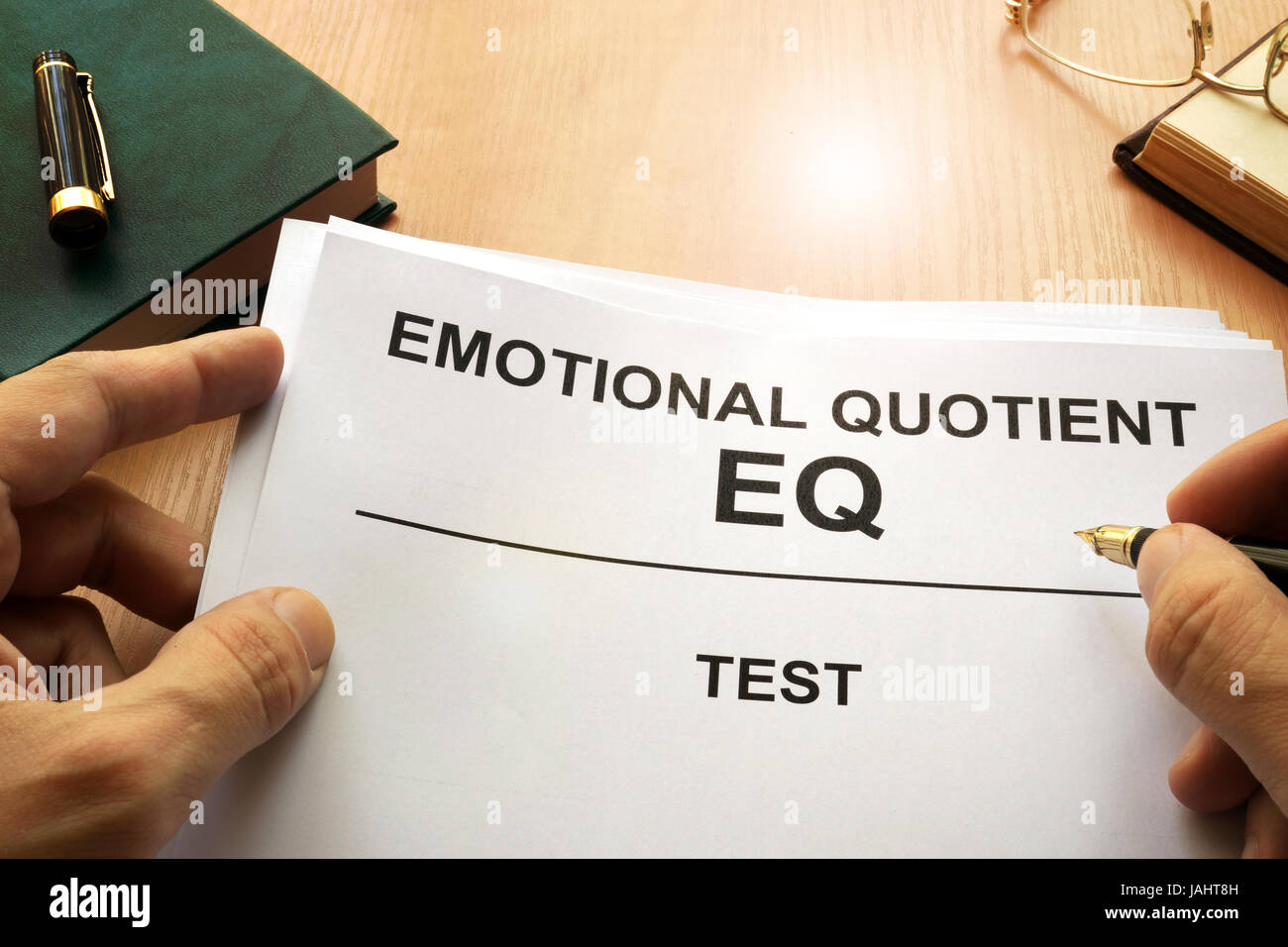 Emotionaler Quotient EQ Test auf einem Bürotisch. Stockfoto