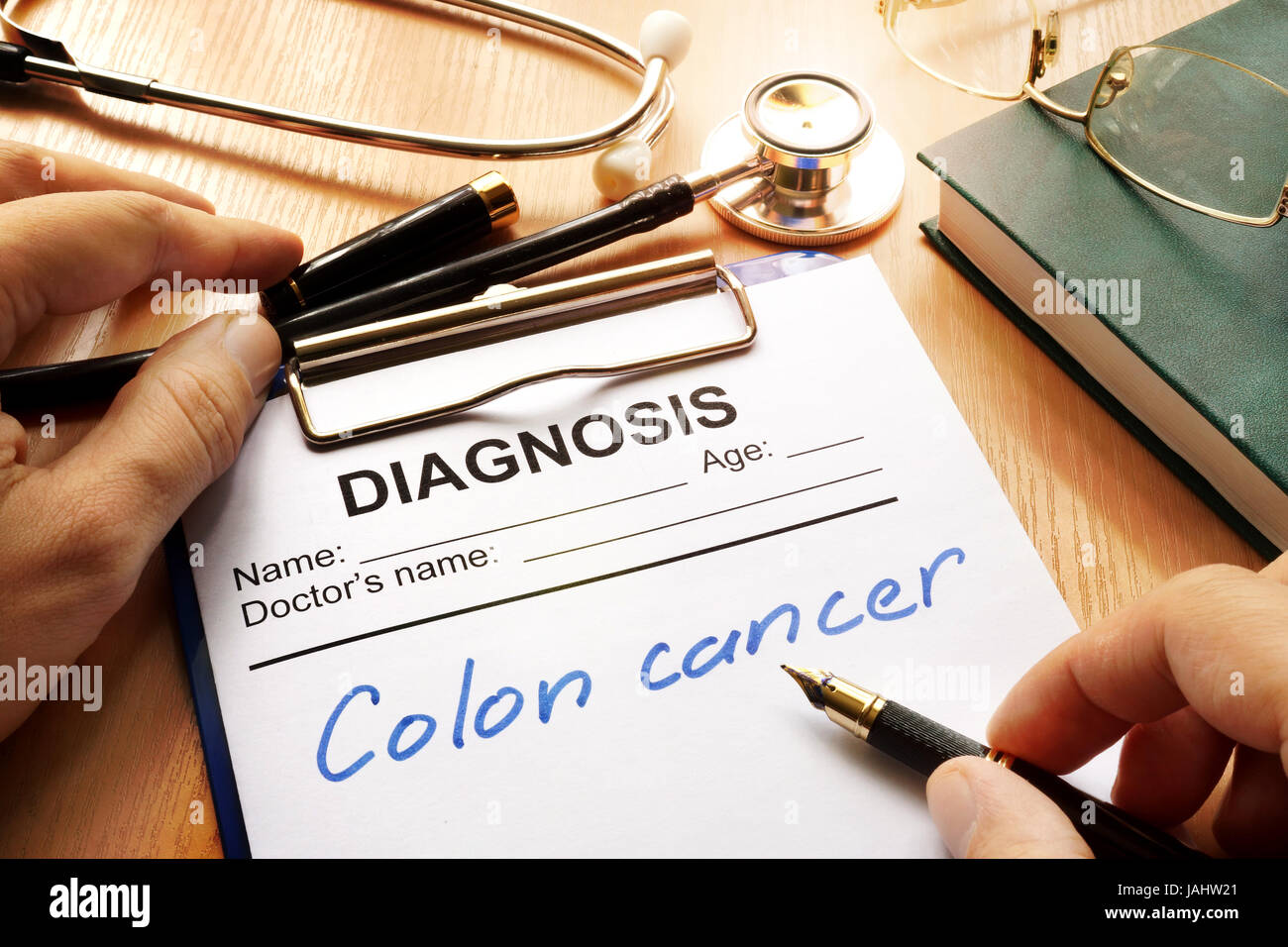 Eine diagnostische Form mit Worten Darmkrebs. Stockfoto