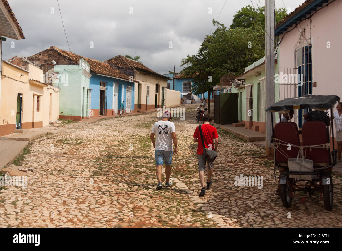 Touristen wandern in Trinidad, Kuba Stockfoto