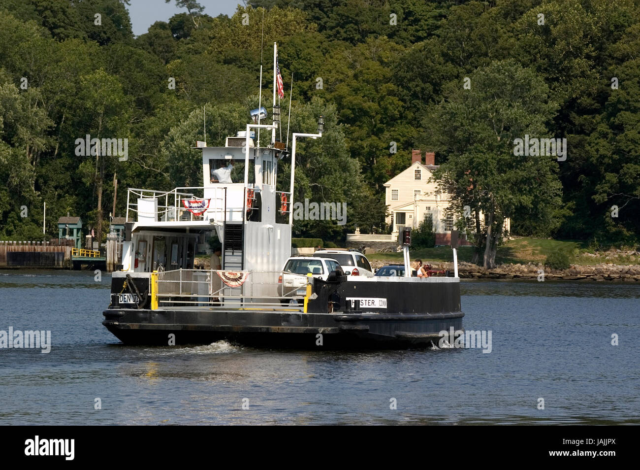 Die Chester-Hadlyme Ferry (erste Kreuzung 1769) ist eine saisonale Fähre über den Connecticut River in der Stadt Chester, Connecticut, USA Stockfoto