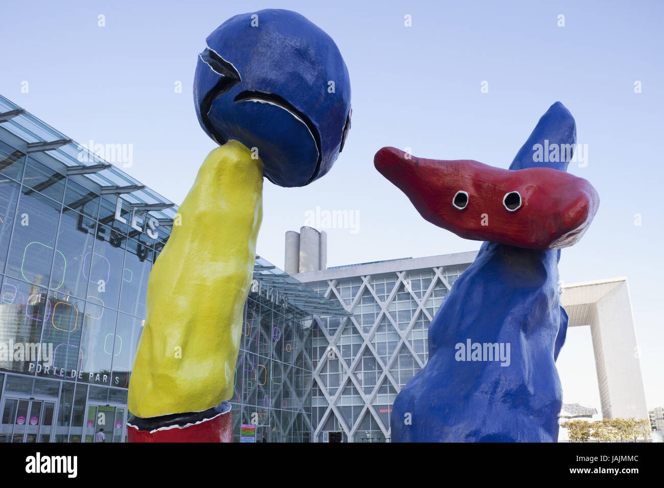Frankreich, Paris, La Défense, Kunst, Skulpturen "Deux Personnages Fantastiques" von Joan Miro Stockfoto