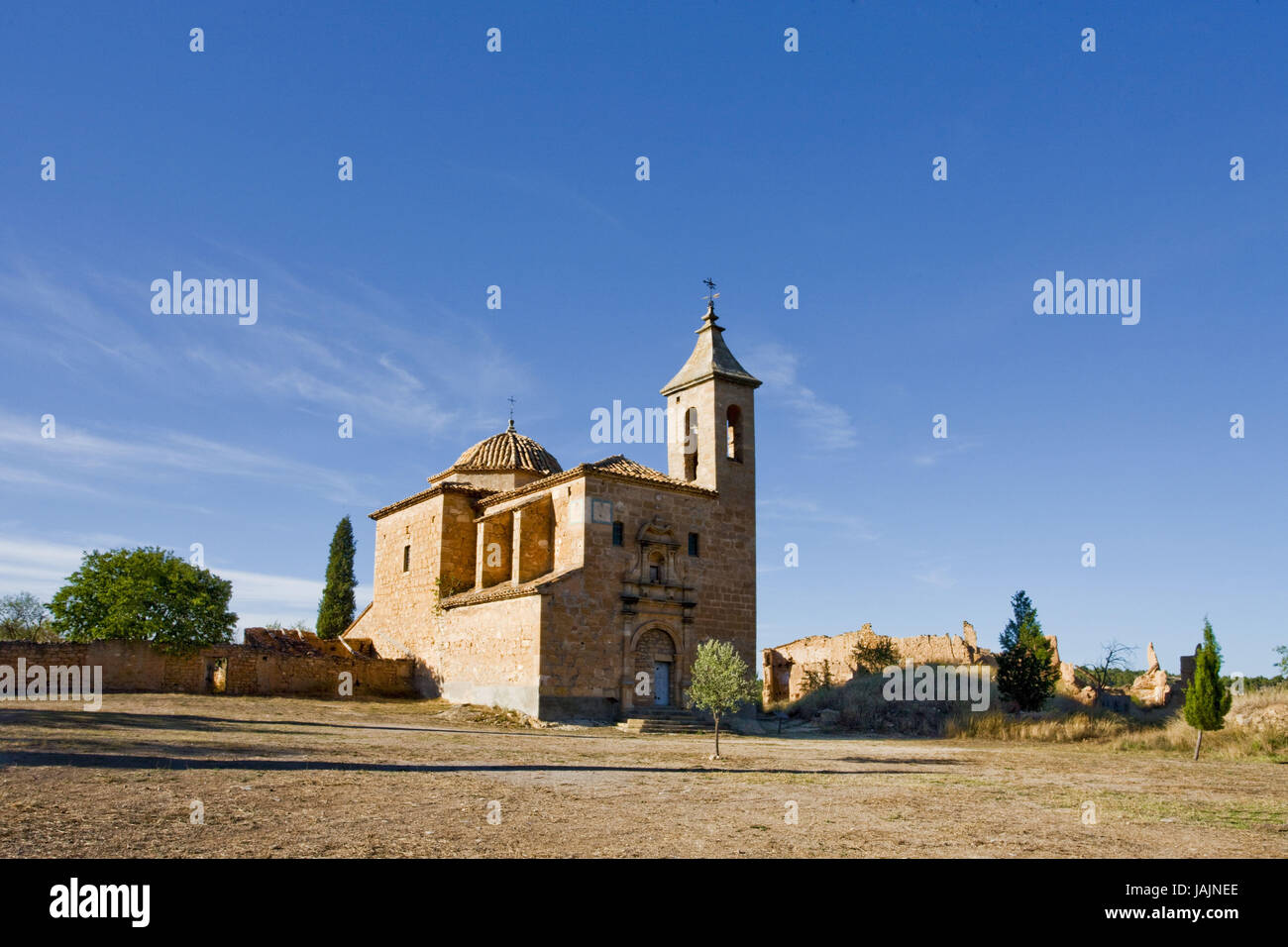 Spanien, Aragon, Bereich des Maestrazgo, enge Calaceite Kirche in Schutt und Asche, Stockfoto