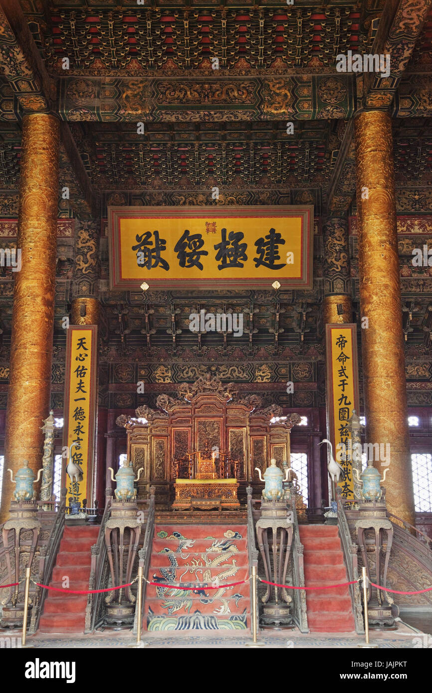 China, Peking, Verbotene Stadt, Schlossmuseum, Kaiserthron in der Halle der höchsten Harmonie, Stockfoto