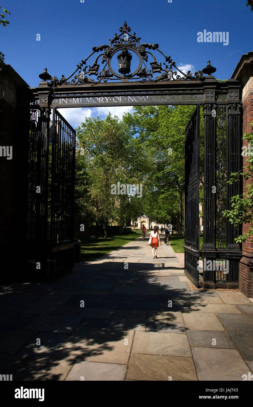 Ein Eingangstor zum Yale University in New Haven, CT Stockfoto