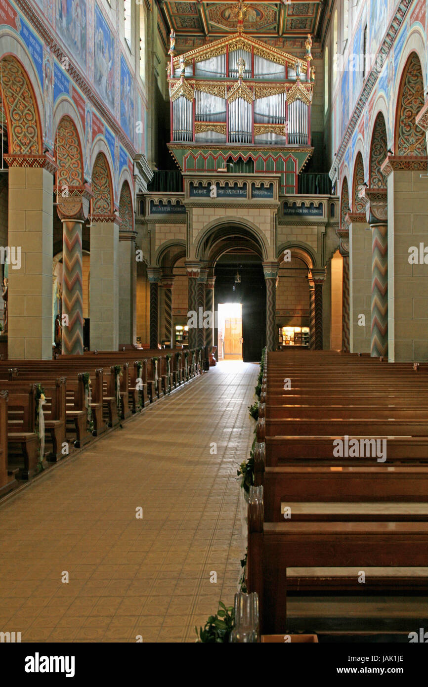 Deutschland, Baden-Wurttemberg, genetische gen Bach, Kirche, innen, niemand, Stadtkirche, Hauptschiff, Orgel, GAP, Malerei, offen, Tür, Religion, Christentum, glaube, Ortenaukreis, gehen, Gang, im Zentrum Stockfoto