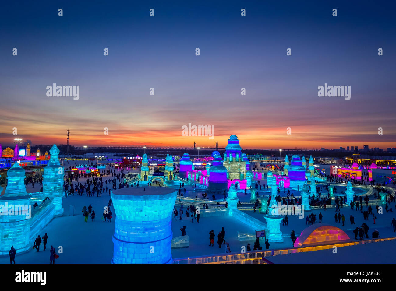 Harbin, China - 9. Februar 2017: Schöne und bunte Harbin internationale Eis- und Schneeskulpturen-Festival veranstaltet jährlich im Winter. Stockfoto