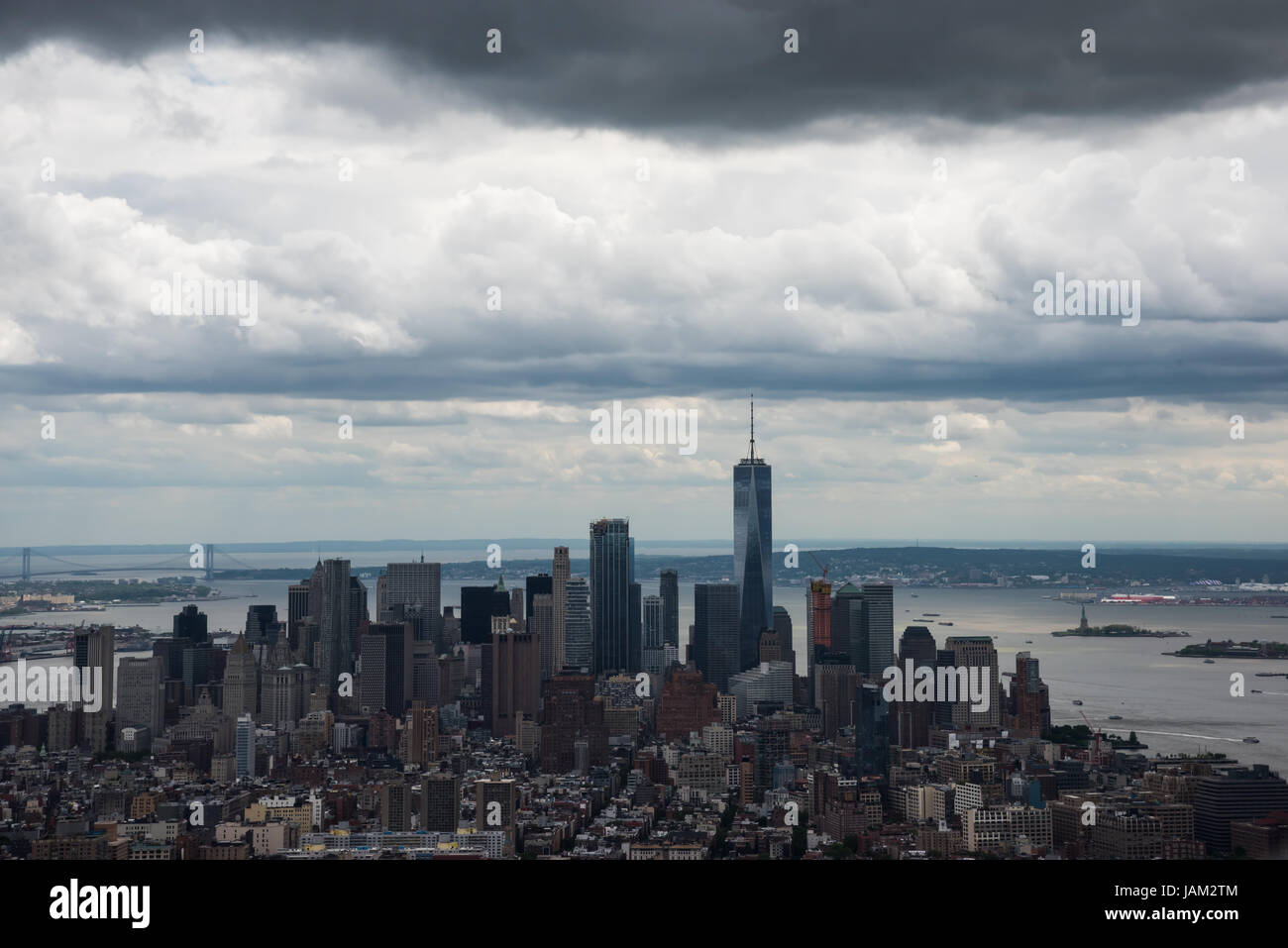 Ansicht eines Sturms über Manhattan in Richtung zur Region der Wall Street Stockfoto