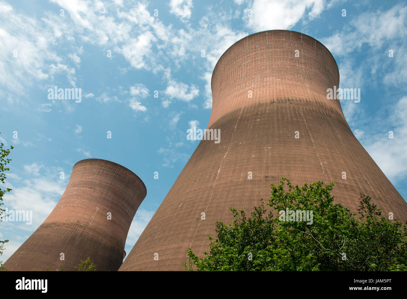 Die Kühltürme in Ironbridge B Power Station. Der Decommisisioning-Prozess im Jahr 2015 gestartet und dauert in 2017 Stockfoto