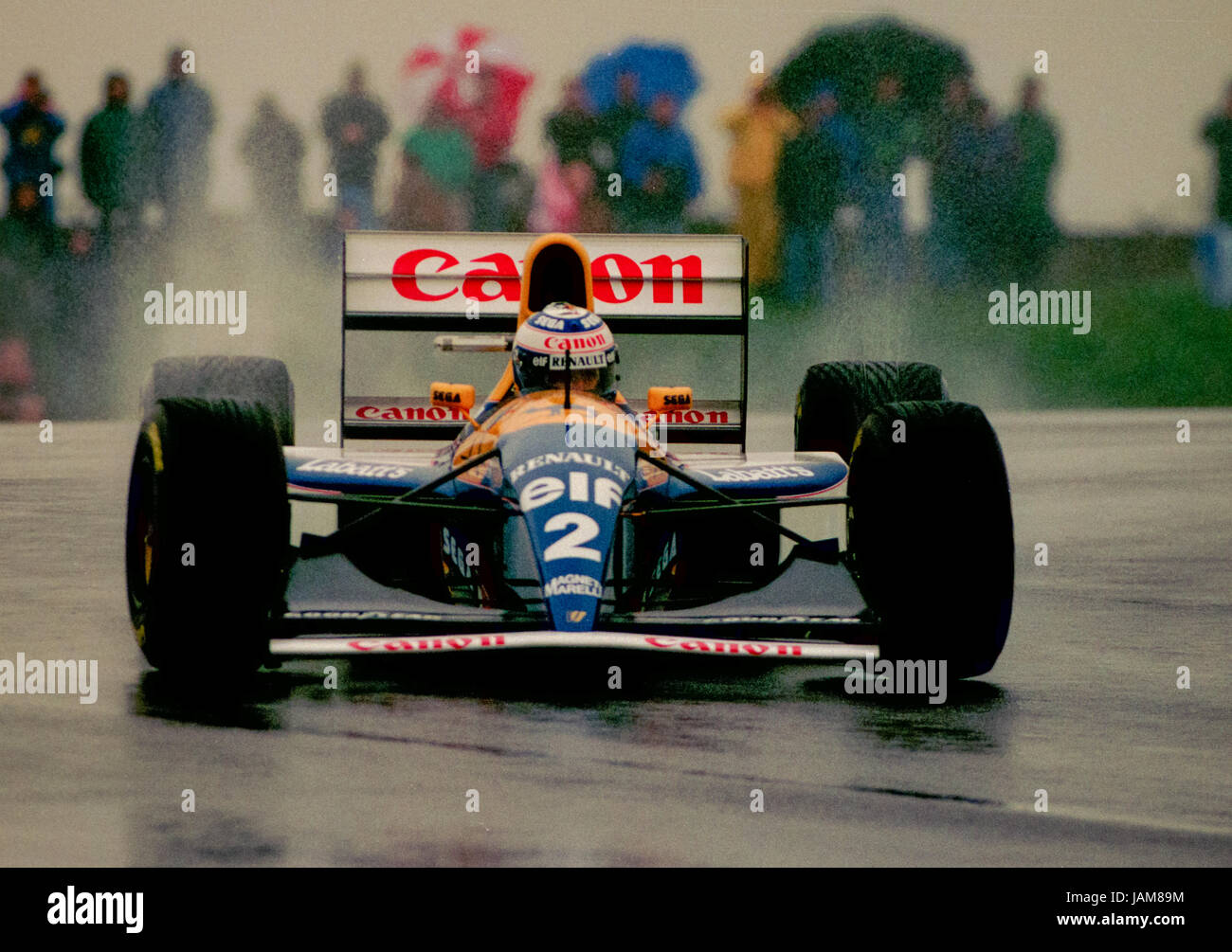 Alain Prost racing in der Williams - Renault beim Europäischen Grand Prix 1993 in Donington Park. Er beendete den dritten Platz in einer stürmischen und Regen durchnässt Rennen. Dies war das erste und letzte Mal, das ein F1-Rennen in Donington Park stattfand. Stockfoto