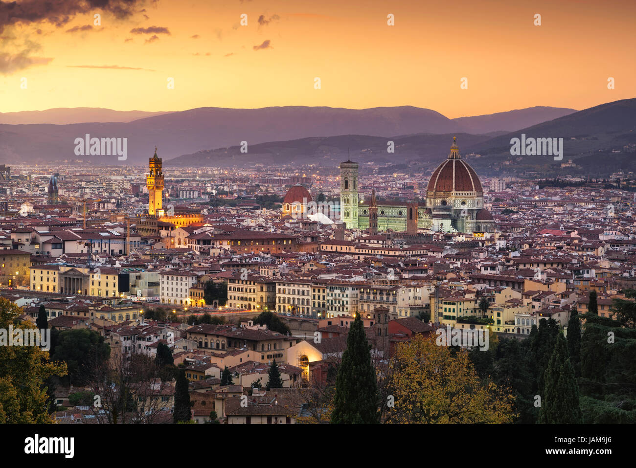 Florenz oder Firenze Sonnenuntergang Luftaufnahme Stadtbild. Palazzo Vecchio und Dom. Toskana, Italien Stockfoto