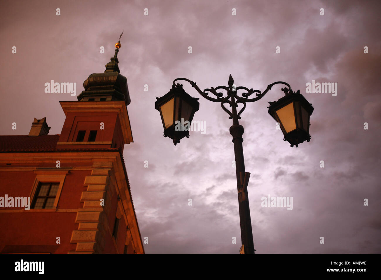 Polen, Warschau, Altstadt, Schloss, Schlossplatz, Straßenlaterne, detail, Dämmerung, Stockfoto