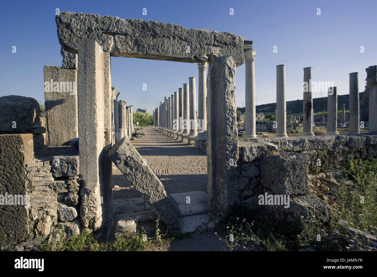 Türkei, Perge, Ruine Standort, Agora, Säulen, Detail, Website, Ruinen, antike, ruinieren Bereich, Kolonnadenstrasse, Steinen, Stein Säulen, Tourismus, Reiseziel, Ort des Interesses, historisch, draußen, menschenleer, Stockfoto