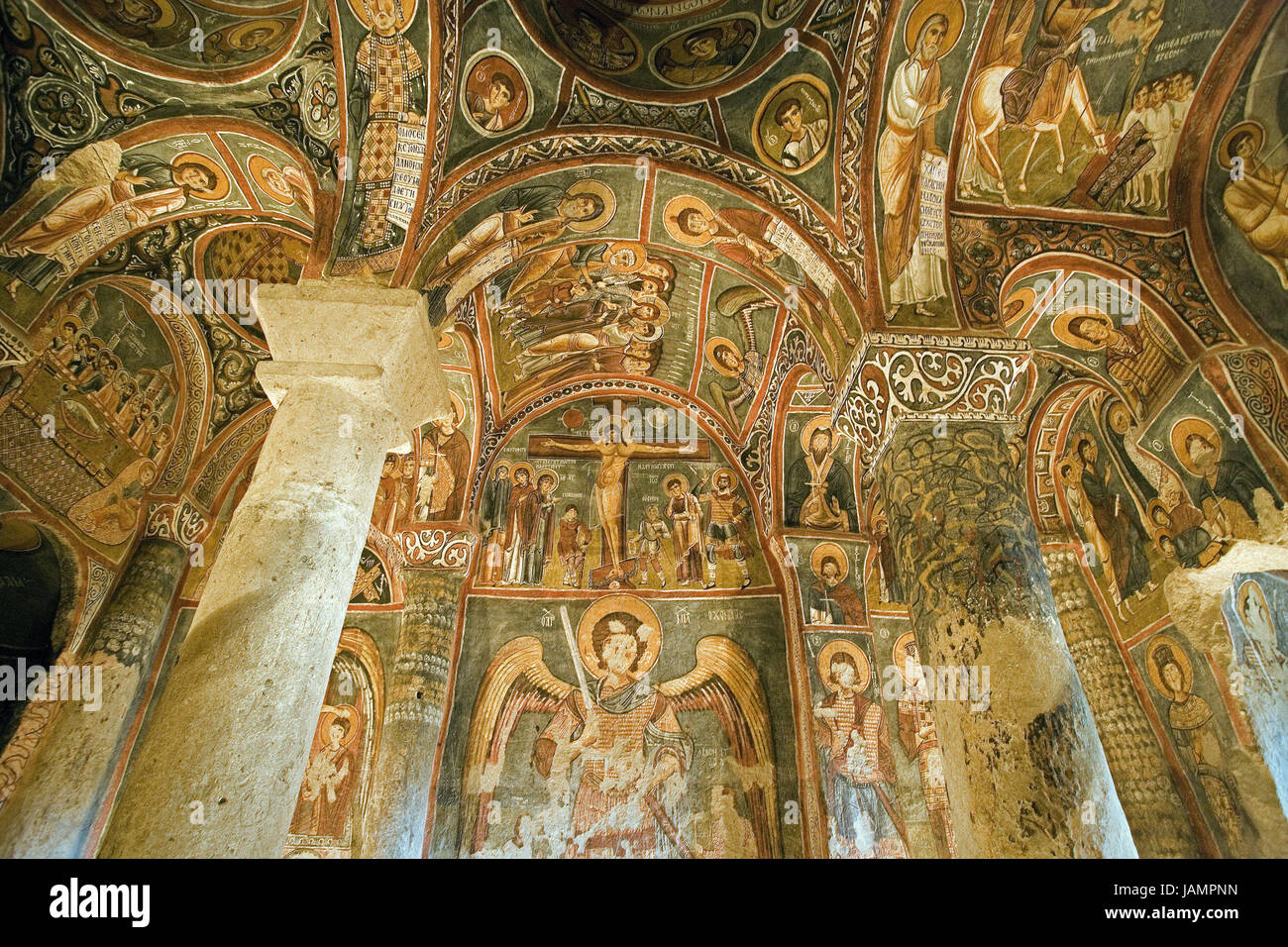 Türkei, Kappadokien, Göreme, Karanlik Kilise, Grube Kirche, Malerei, Detail, dem vorderen Orient, Anatolien, Ort von Interesse, Ort, Architektur, Rock Architektur, Grube, Architektur, Kirche, Heilige Bau, glauben, Religion, Christentum, Wandmalerei, Kuppel, Säule, Fresko, UNESCO-Weltkulturerbe, Malerei, Kultur, Innenausbau, innen, Stockfoto