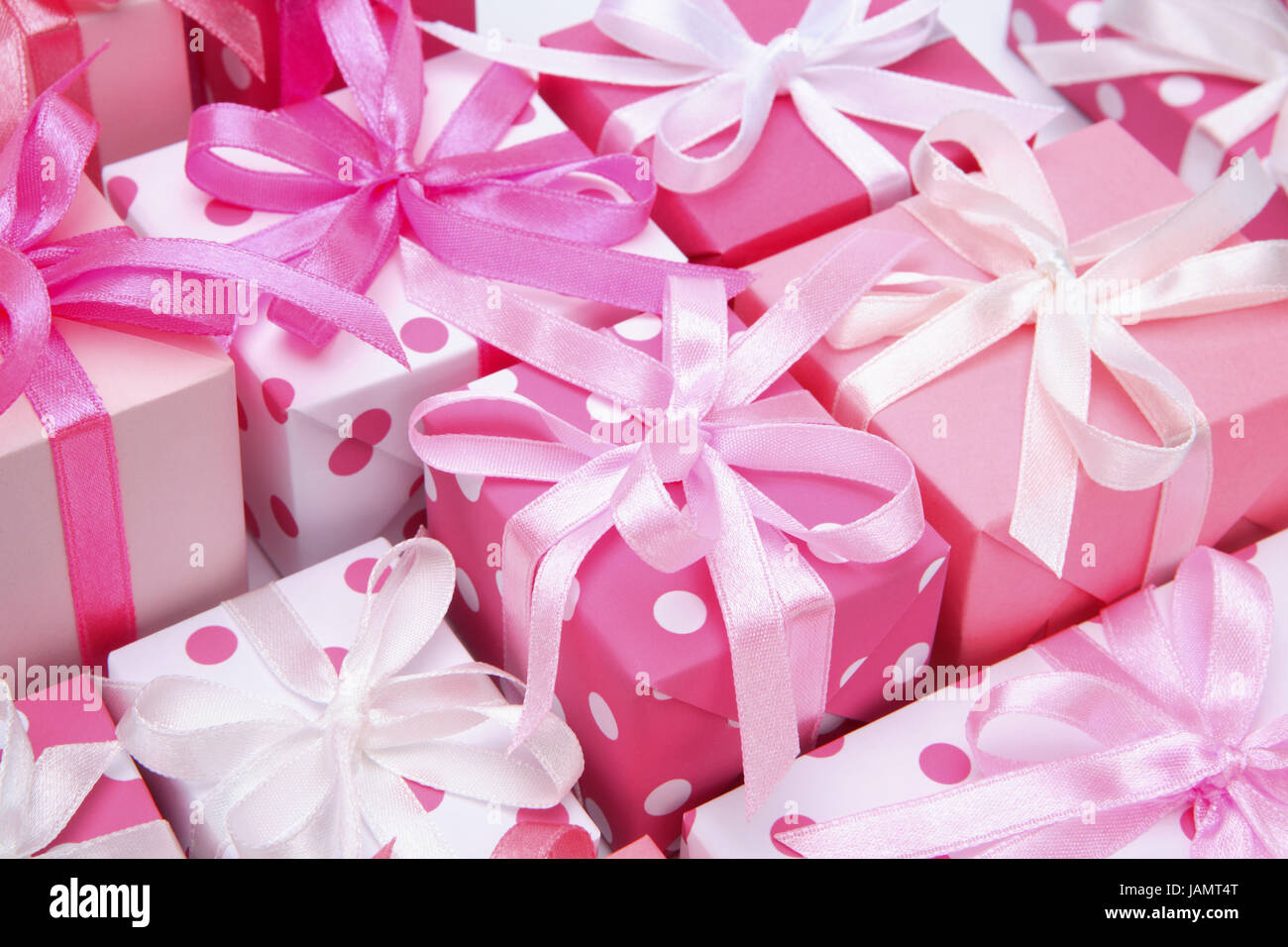 Geschenk-Paket, rosa, Weihnachten, Valentinstag, Geburtstag, Muttertag,  Jubiläum, Valentinsgeschenke, Geburtstagsgeschenke, Geschenke zum  Muttertag, Weihnachtsgeschenke, klein, süß, präsentiert, präsentiert,  Packungen, liebevoll, Schleifen, spot