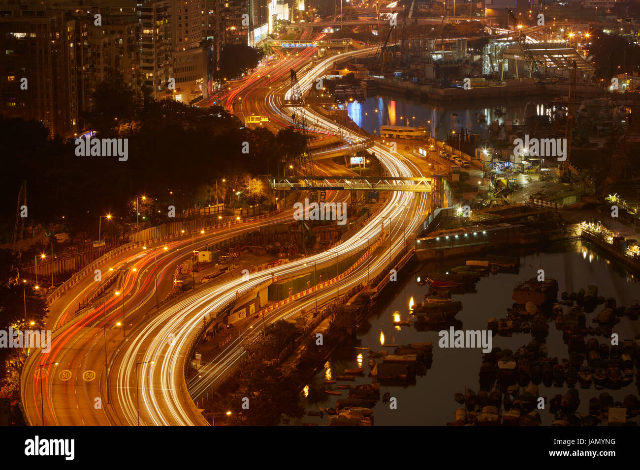 Insel östlichen Korridor Autobahn durch Causeway Bay und Wan Chai, Hong Kong, China Stockfoto