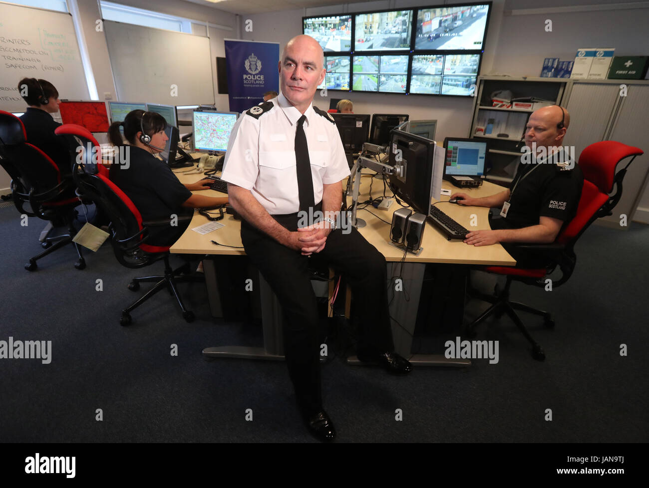 Polizei Schottland Assistant Chief Constable Bernard Higgins Kontrollraum im Falle Etablissement Polizeiarbeit in Glasgow, nach einer Diskussion Polizeistrukturen voraus ein Wochenende mit hochkarätigen Sportveranstaltungen. Stockfoto