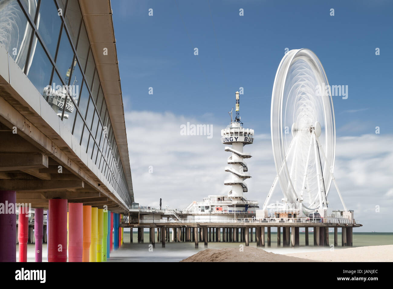 Scheveningen Pier am Strand der Nordsee, den Haag Stockfoto