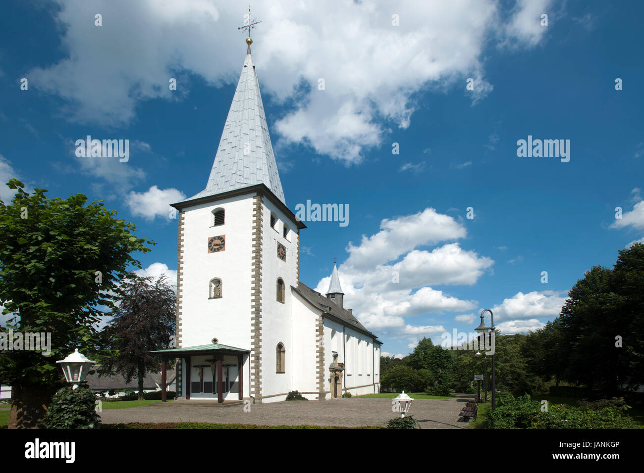 BRD, Nordrhein-Westfalen, Hochsauerlandkreis, Meschede-Remblinghausen, Kirche St. Jakobus d. Ä., Stockfoto