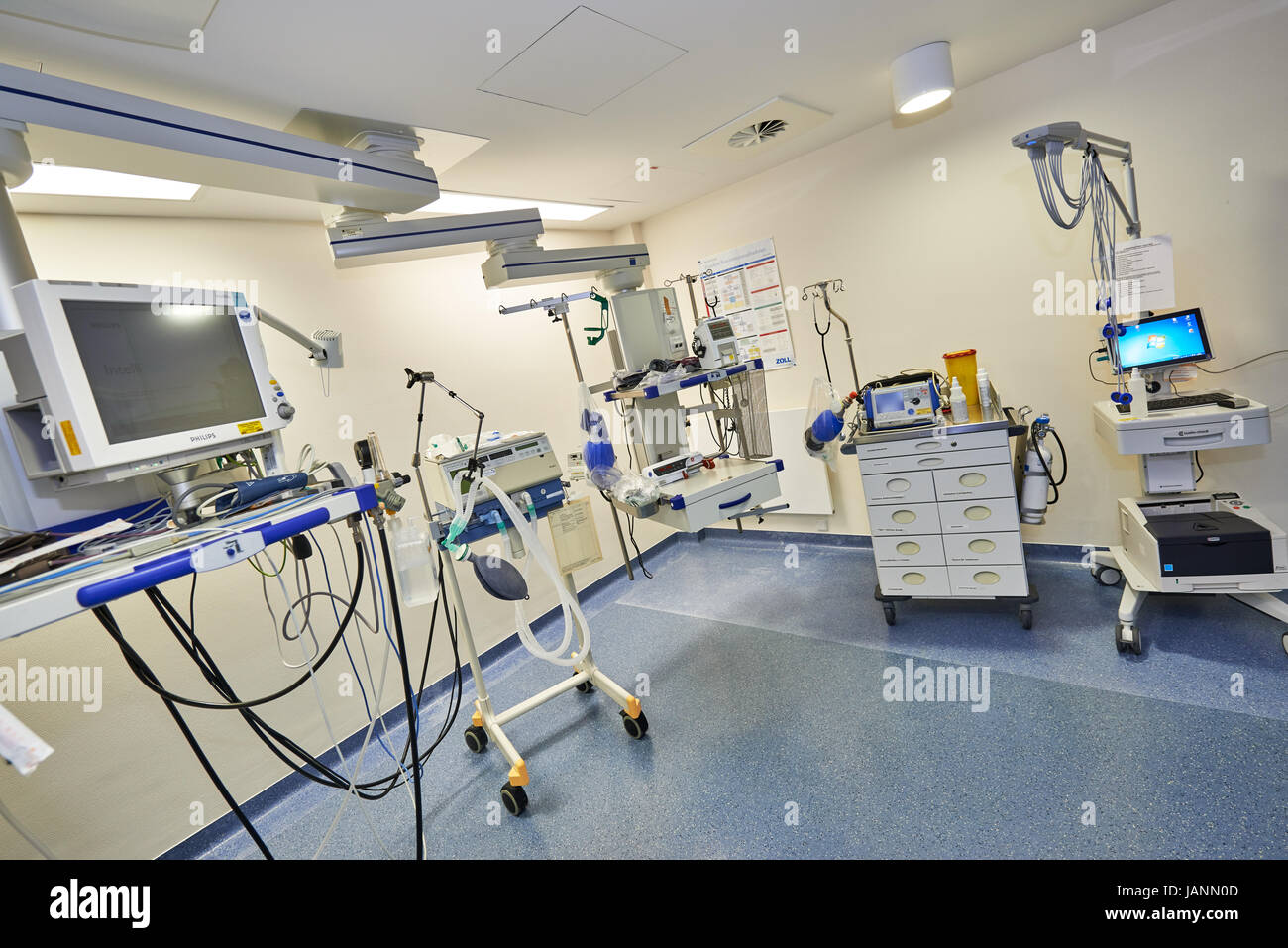 Raum der leere Reanimation im Krankenhaus Stockfoto
