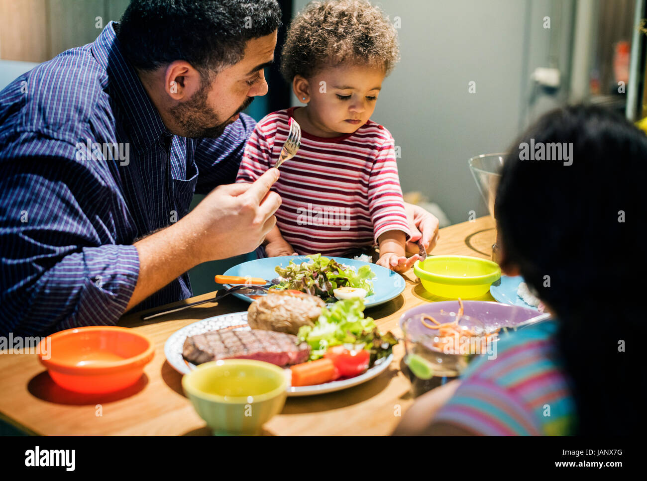 Brasilianischen Familie beim Abendessen zusammen Stockfoto