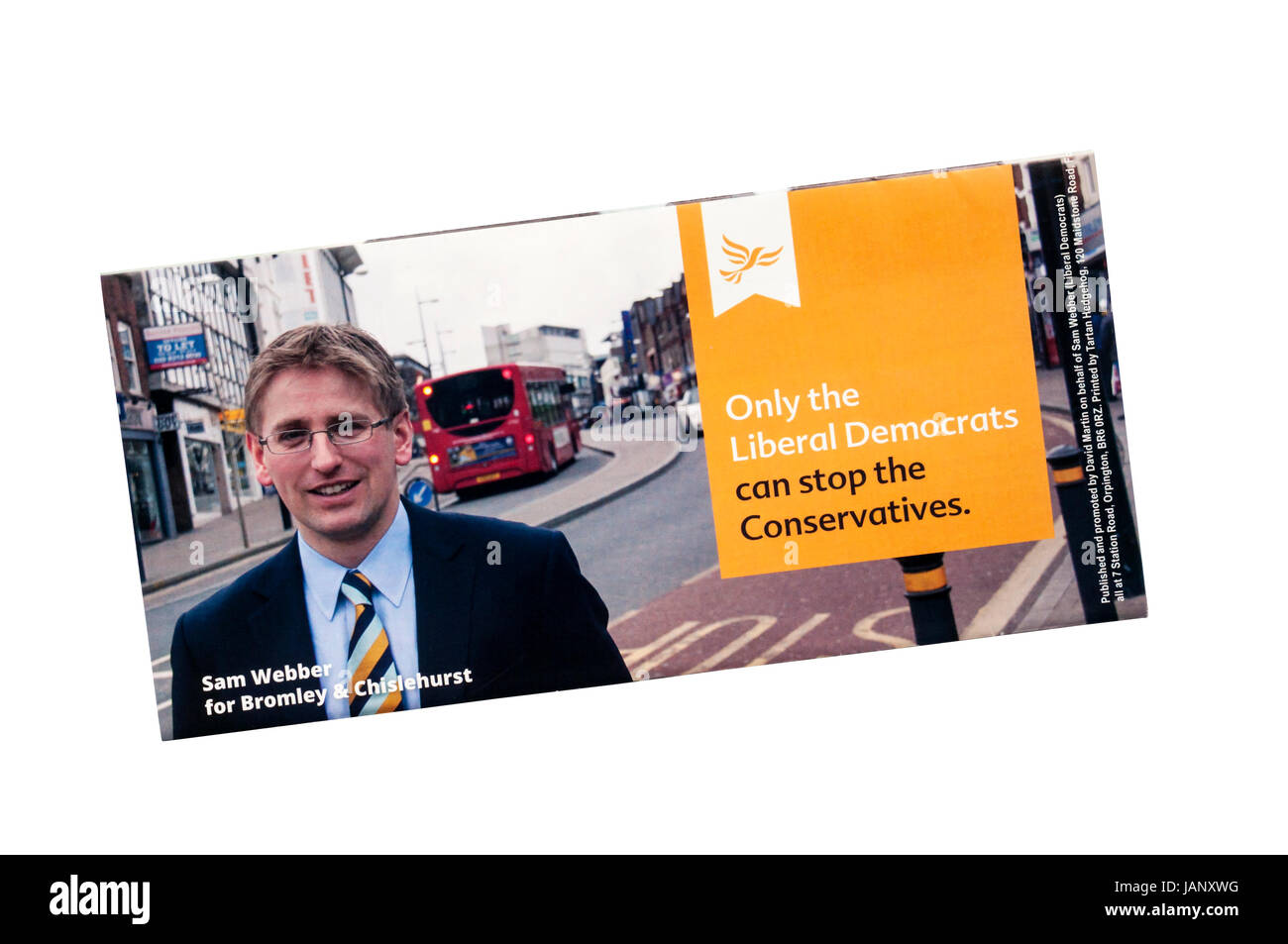 Eine Wahl-Broschüre für Sam Webber für die Liberaldemokraten in Bromley & Chislehurst stehen. Stockfoto