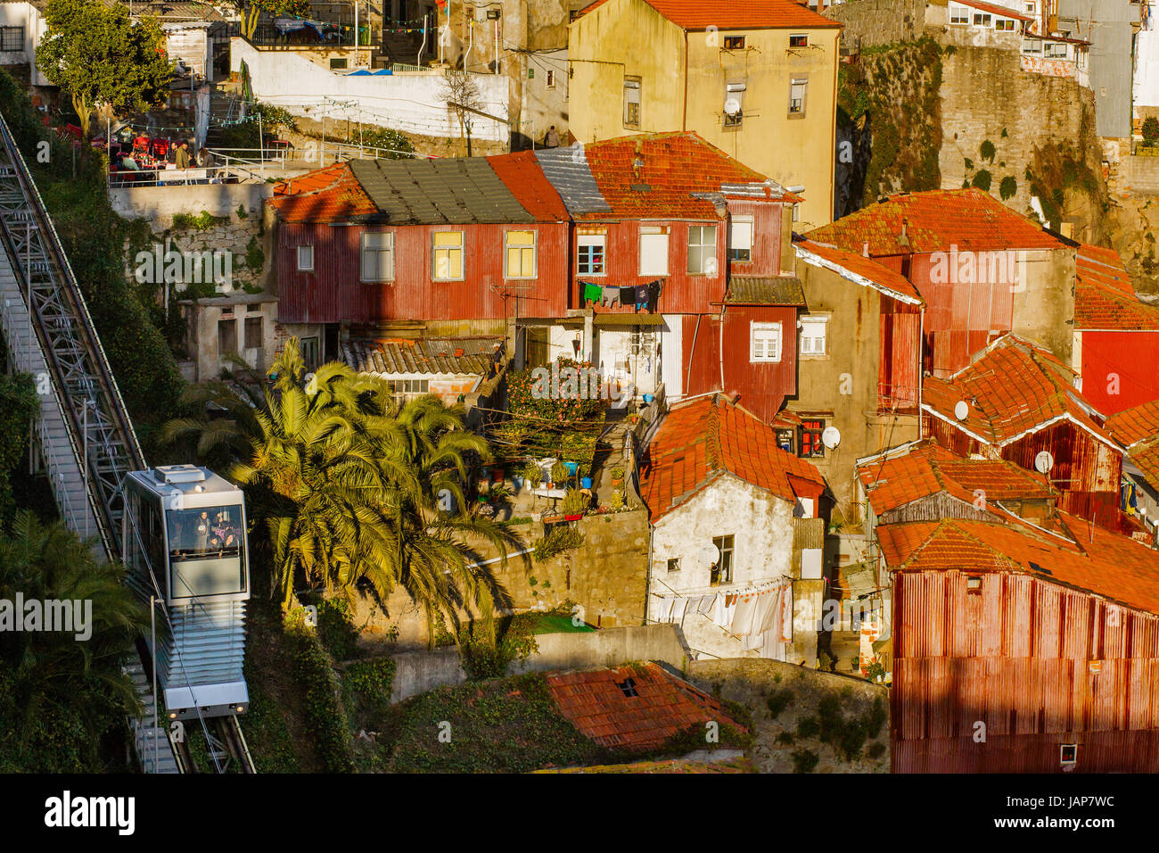 Guindais Standseilbahn von Ribeira Batalha Viertel, Porto, Portugal Stockfoto