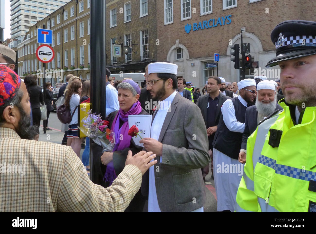 London, UK. 7. Juni 2017. Mehrere Dutzend muslimische Führern aus in ganz Großbritannien kamen in London, Großbritannien, 7. Juni 2017, die London Bridge Terror Angriff Opfer zu Ehren. Bildnachweis: Petr Kupec/CTK Foto/Alamy Live-Nachrichten Stockfoto