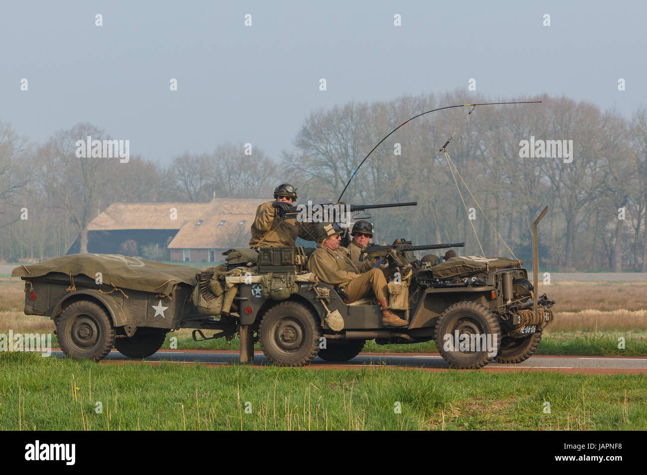 Den Endspurt, Willy's Jeep vorrücken zu Groningen Stockfoto