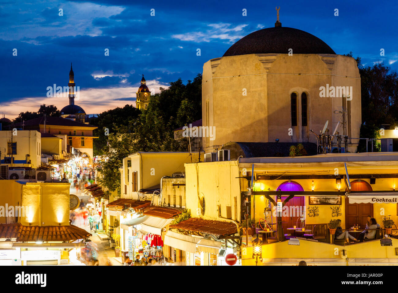 Bar/Cafe In Ippokratous Square, Altstadt von Rhodos, Rhodos, Griechenland Stockfoto