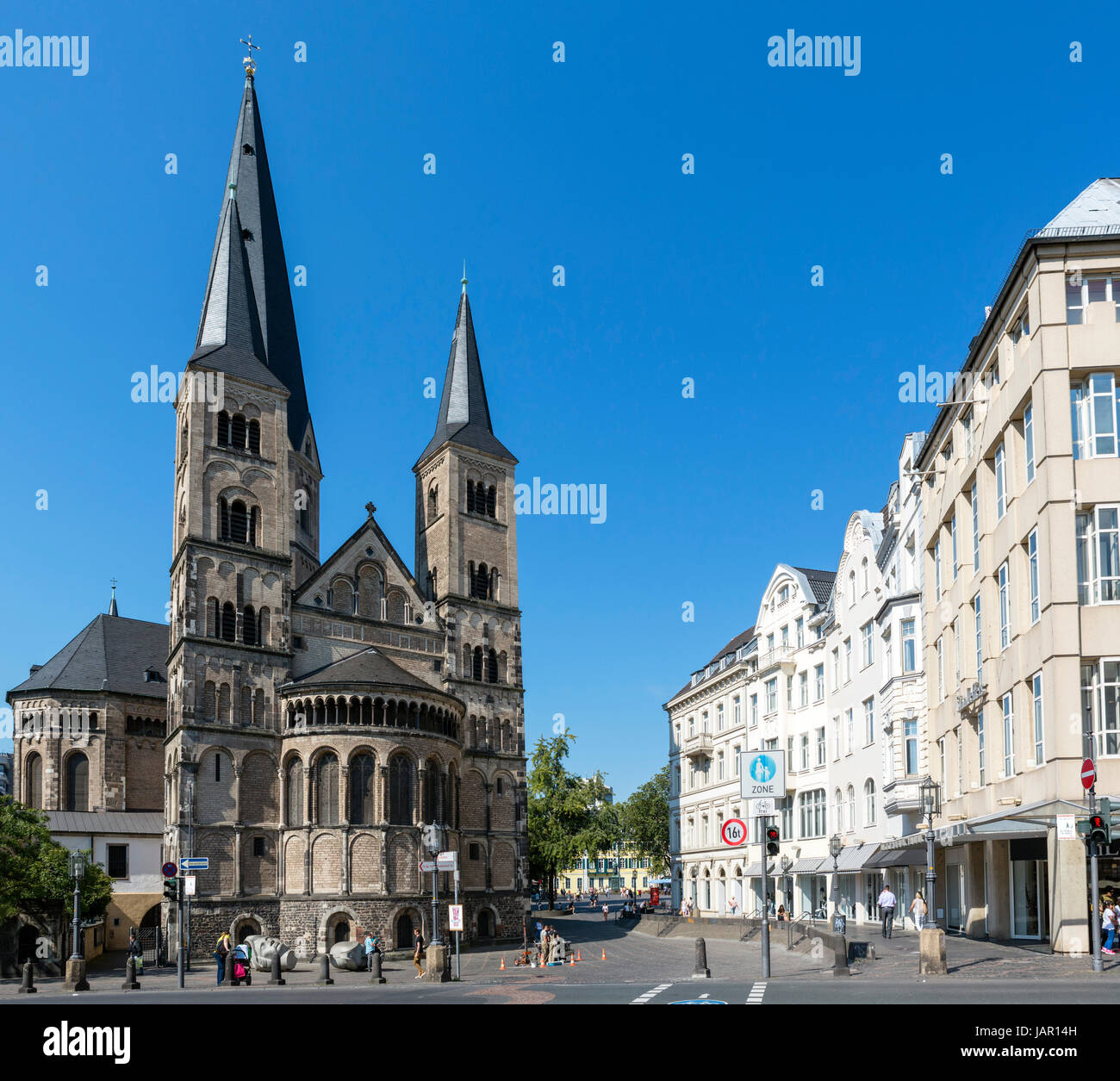 Bonn, Deutschland. Bonner Münster (Bonner Münster) in der Stadtzentrum, Münsterplatz, Bonn, Deutschland Stockfoto