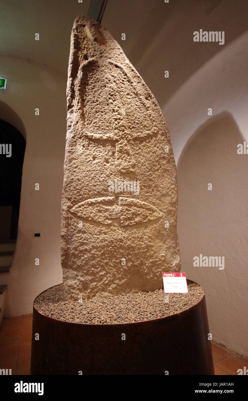 Laconi, Sardinien. Menhir Archäologisches Museum Stockfoto