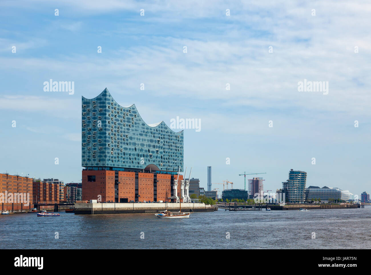 Hamburg, Deutschland - 17. Mai 2017: The Elbe Philharmonic Hall oder Elbphilharmonie, Konzertsaal im Stadtteil HafenCity Hamburg Stockfoto