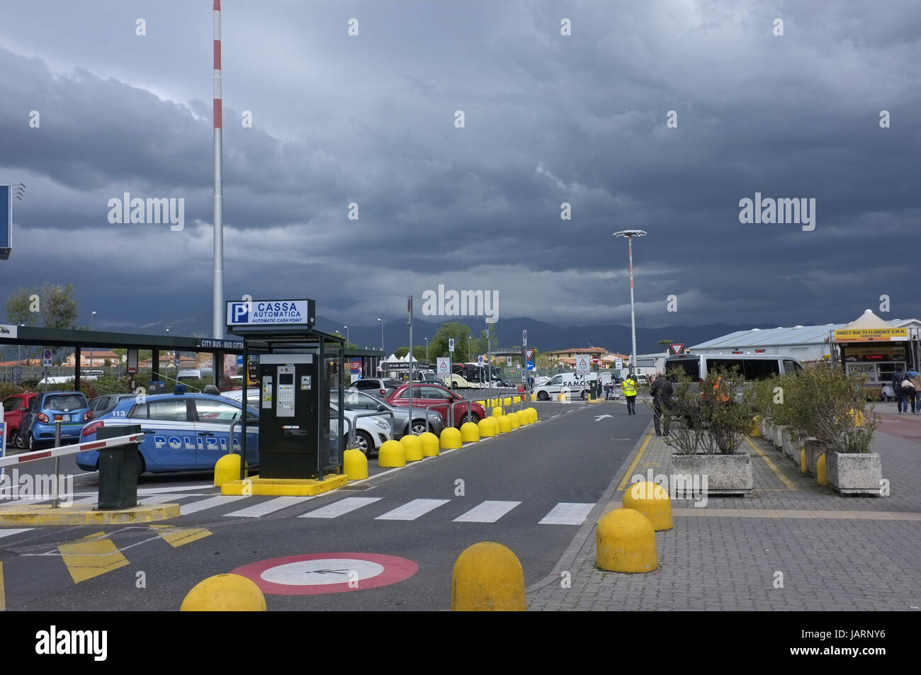 Parkplatz Flughafen Pisa Stockfoto