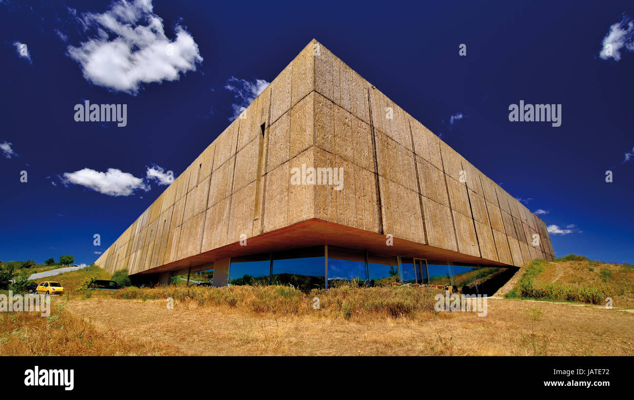 Außenansicht und architektonische Details des Coa-Museums in Vila Nova de Foz Coa, Portugal Stockfoto