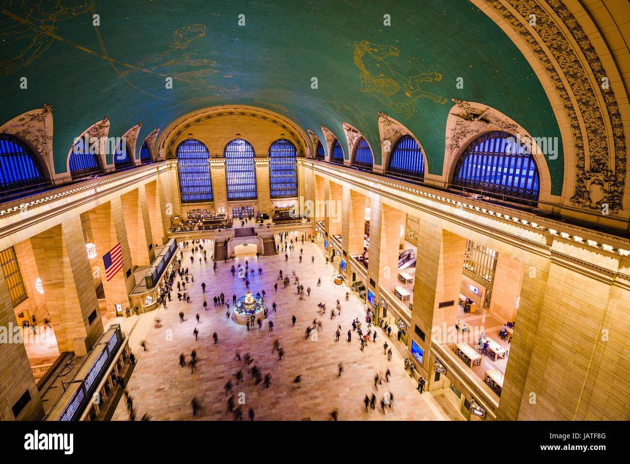 NEW YORK CITY - 28. Oktober 2016: Innenansicht von der Haupthalle im historischen Grand central Terminal. Stockfoto