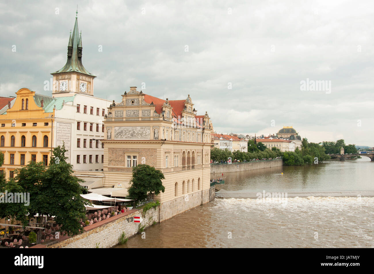 Prag ist die Hauptstadt und größte Stadt der Tschechischen Republik. Es ist die 14. größte Stadt in der Europäischen Union. Es ist auch die historische Hauptstadt von Böhmen richtige. Stockfoto