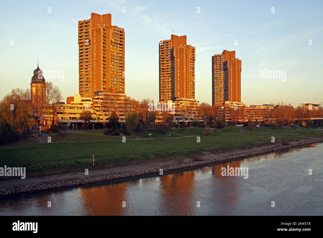 Gebäude am Abend Stockfoto