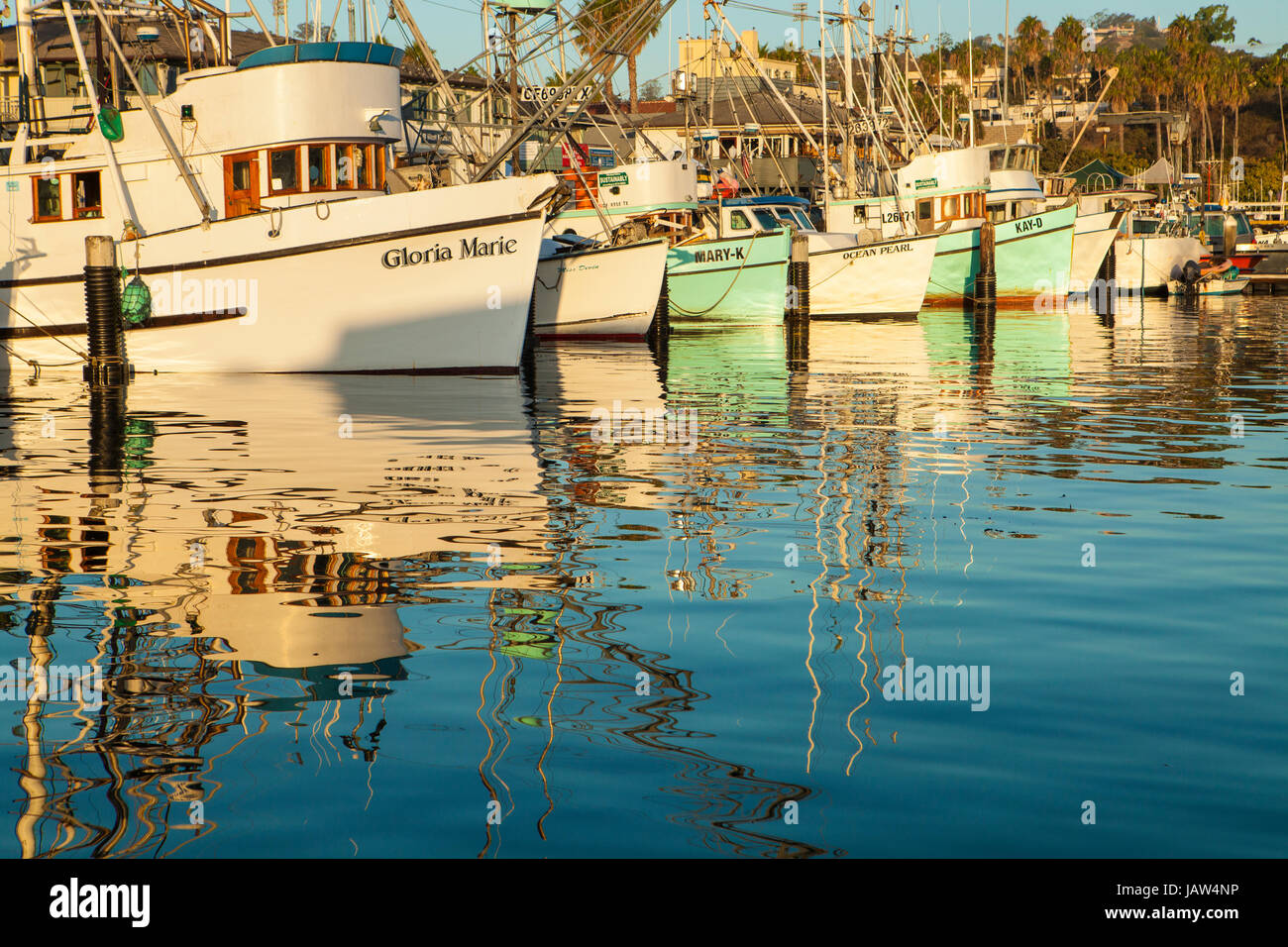 kommerziellen Fischerboote im Hafen, Santa Barbara Harbor und Seafood Festival, Santa Barbara, Kalifornien Stockfoto