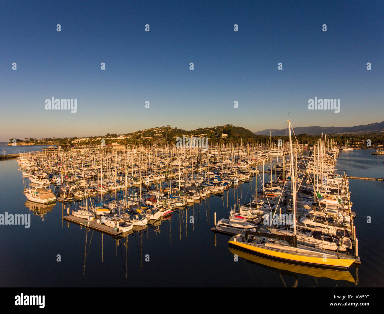 Luftbild der Boote im Hafen von Santa Barbara, Santa Barbara, Kalifornien Stockfoto