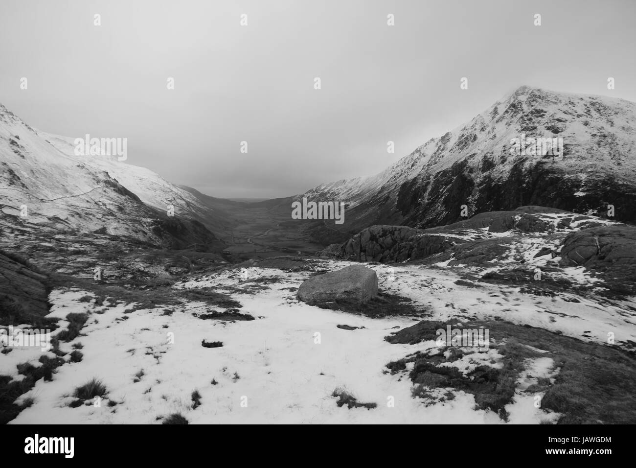 Winter in den Bergen von Wales, isoliert und von der Natur inspiriert. Stockfoto