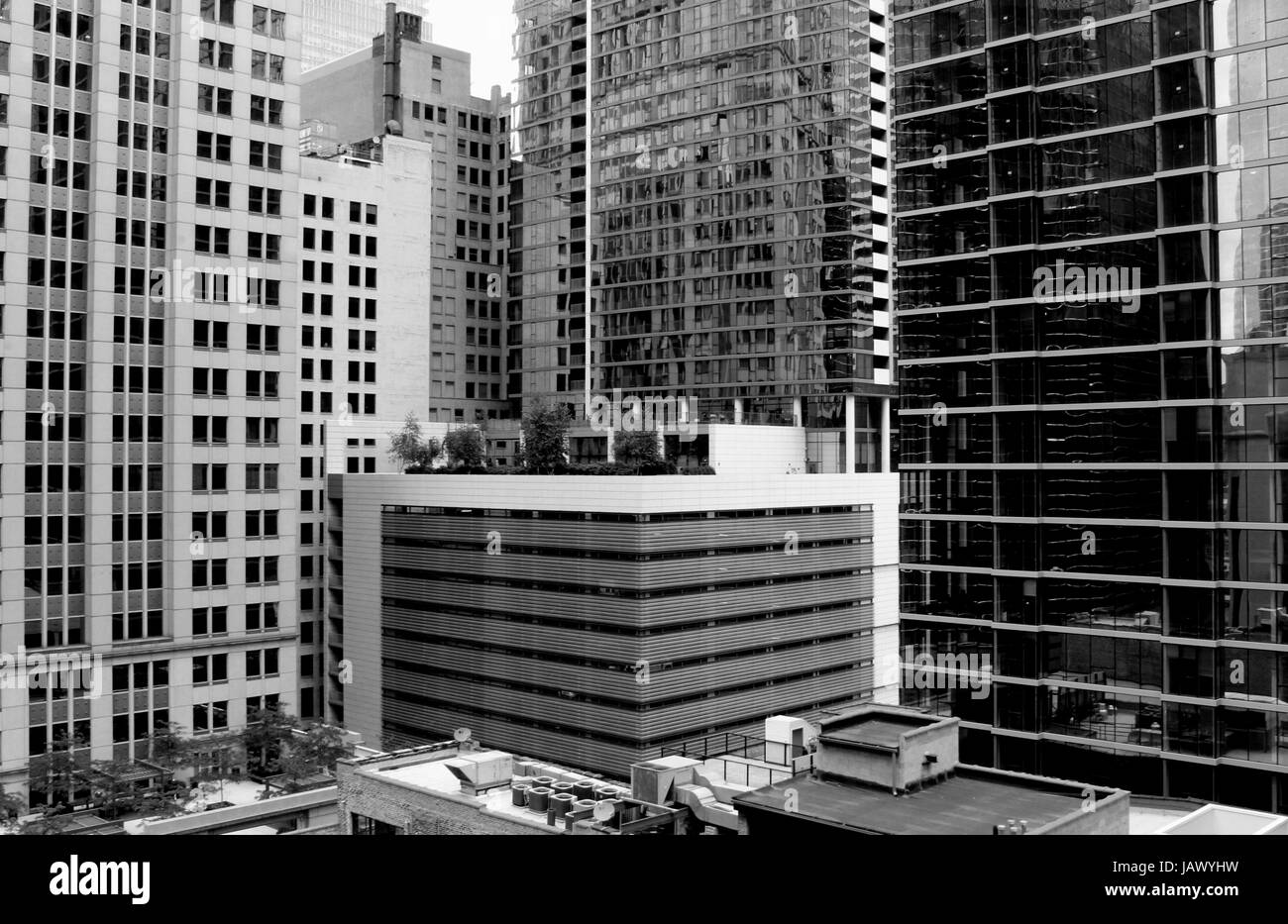 Gebäude in der Innenstadt von Chicago, genommen von der Spitze eines Parkhauses Stockfoto